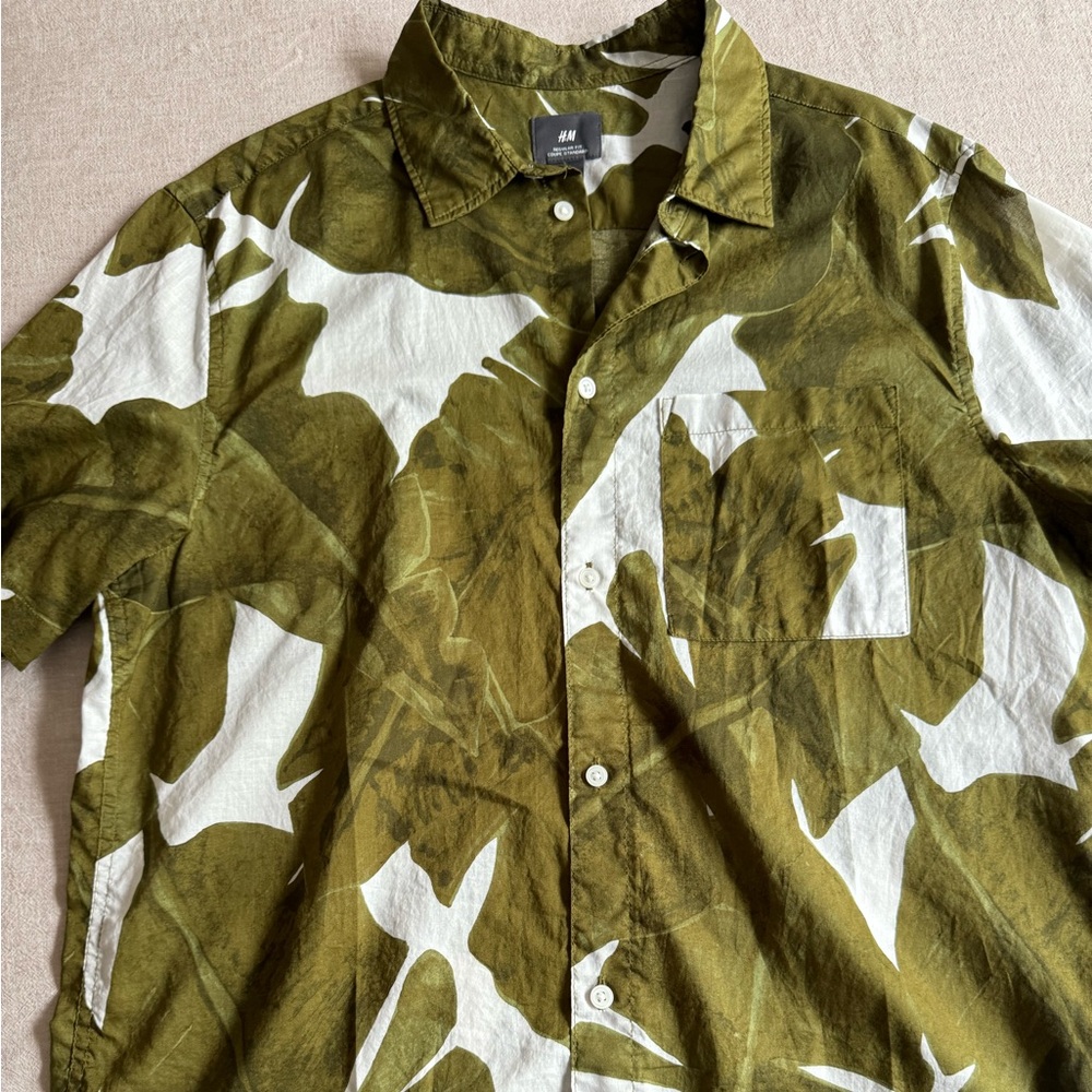 Tropical Button Up - Picture 3 of 4